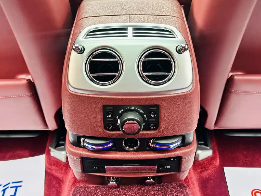 Rolls-Royce Ghost — миниатюра 11