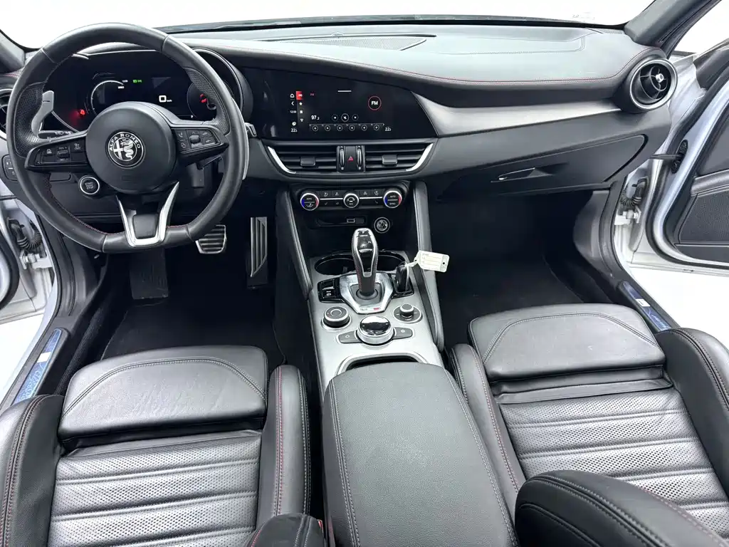 Alfa Romeo Giulia — миниатюра 7