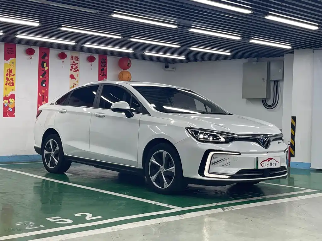 BAIC EU5 — миниатюра 3