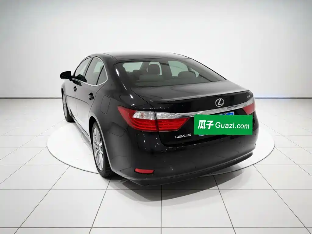 Lexus ES — миниатюра 4