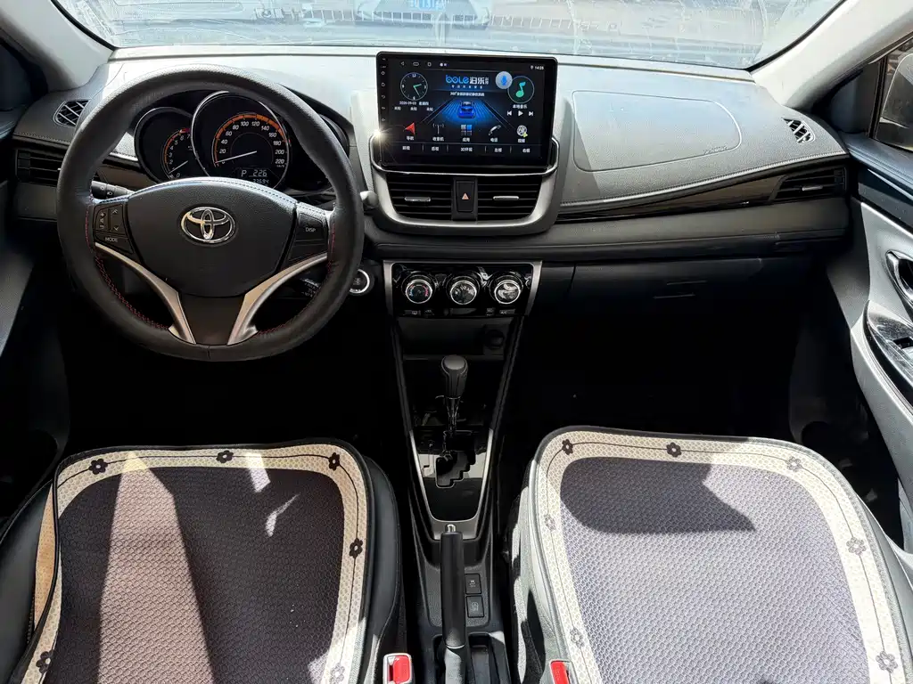 Toyota Yaris L — миниатюра 7