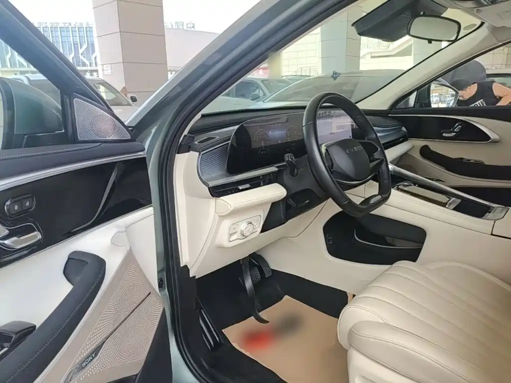Exeed Lingyun — миниатюра 16