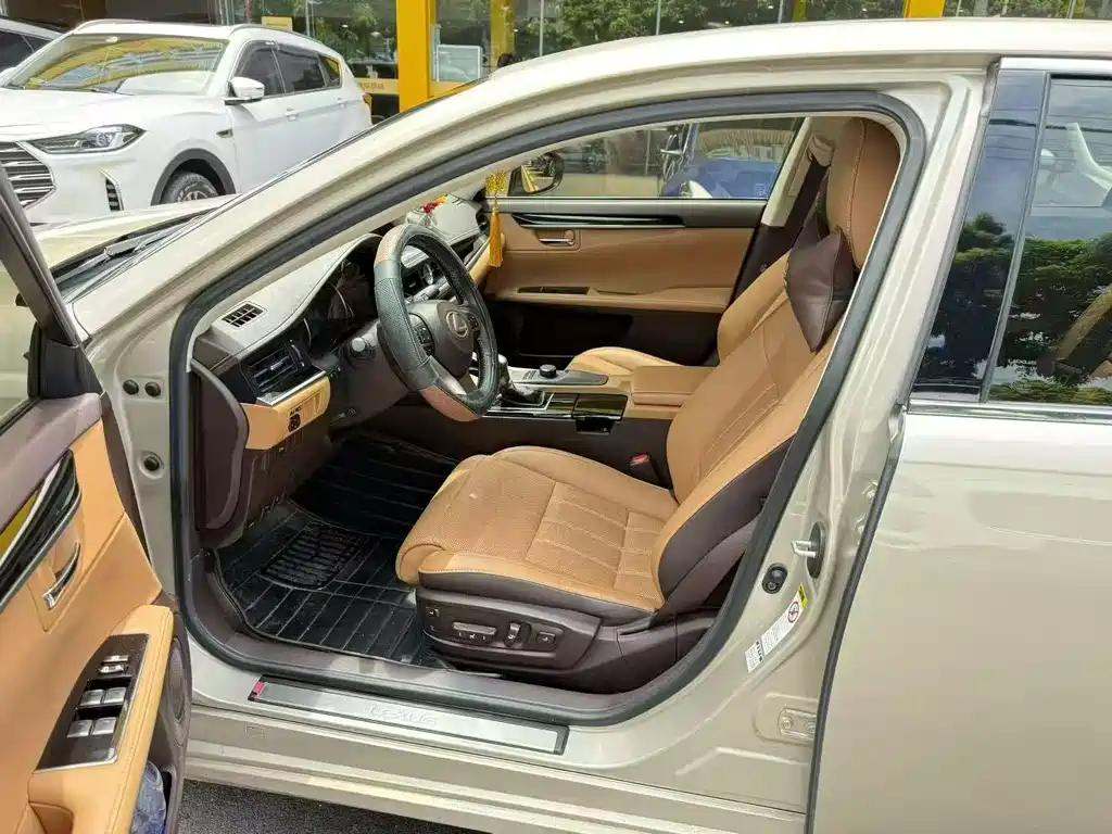 Lexus ES — миниатюра 5