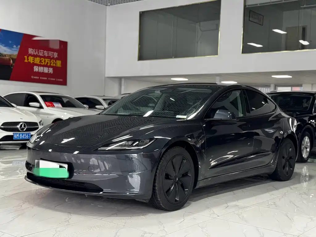 Tesla Model 3 2025