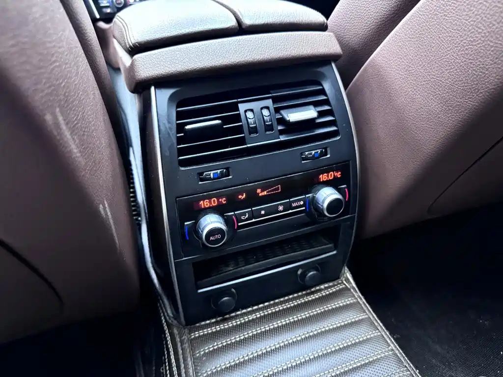 BMW 5 Series GT — миниатюра 16