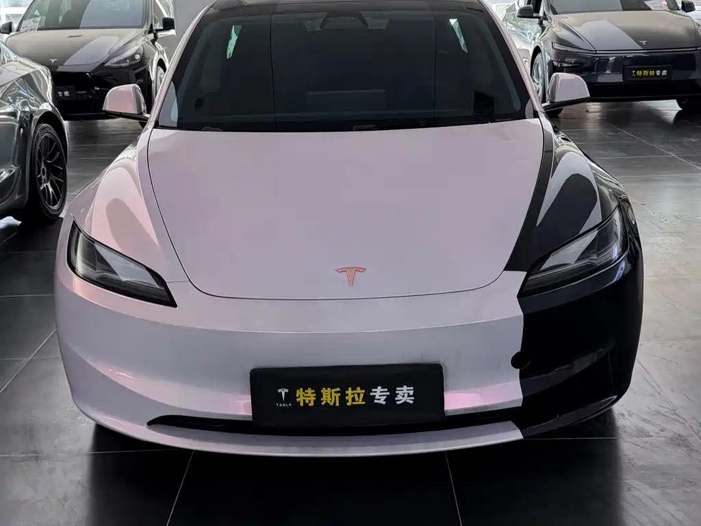 Tesla Model 3 — миниатюра 2