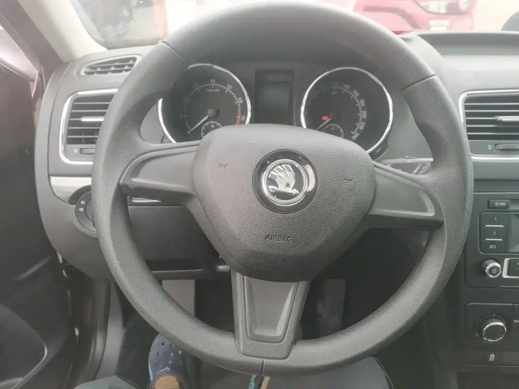 Skoda Yeti — миниатюра 11