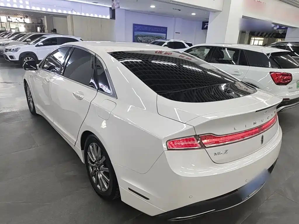 Lincoln MKZ — миниатюра 5