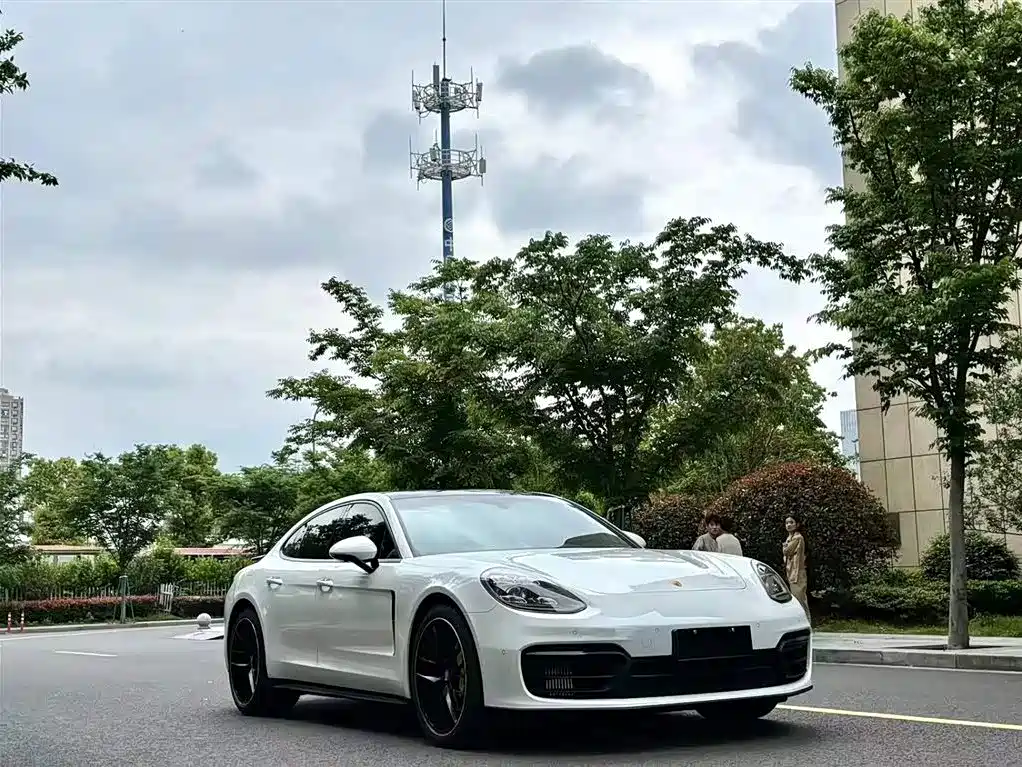 Porsche Panamera — миниатюра 2