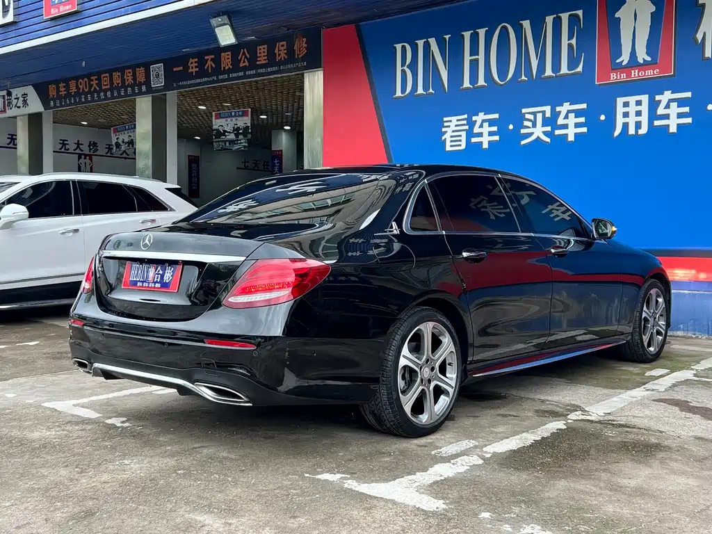 Mercedes-Benz E-Class — миниатюра 11