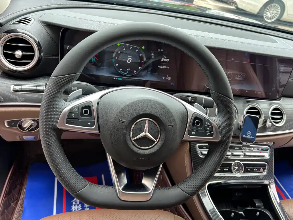Mercedes-Benz E-Class — миниатюра 22