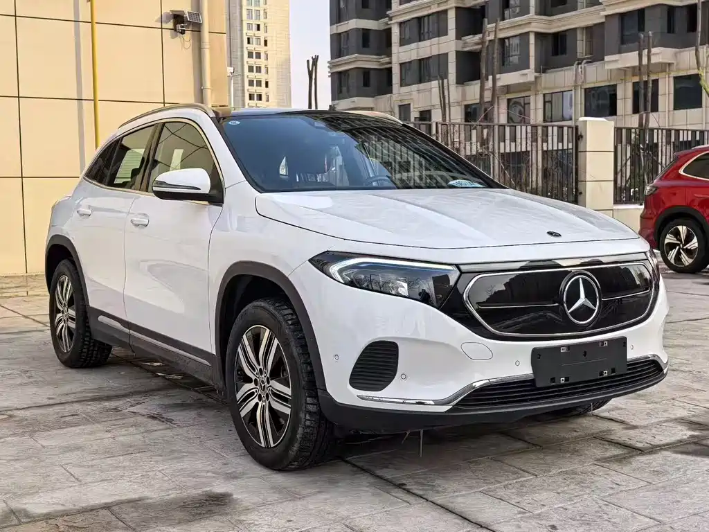 MERCEDES-BENZ EQA