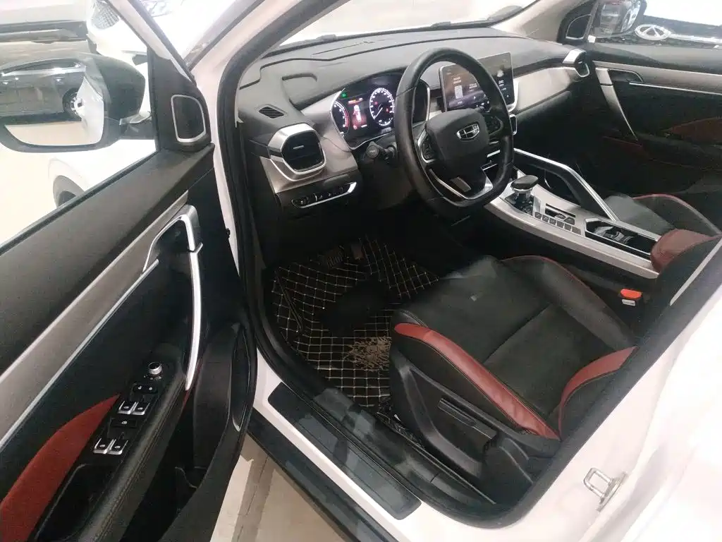 Geely Binyue — миниатюра 16