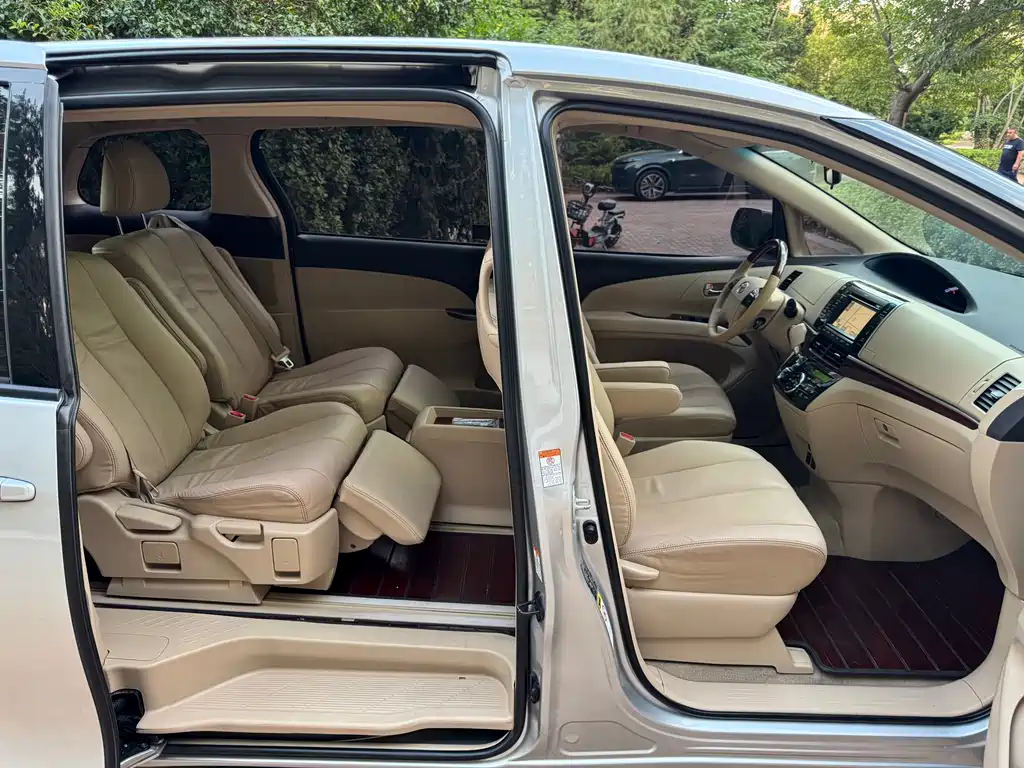 Toyota Previa — миниатюра 15