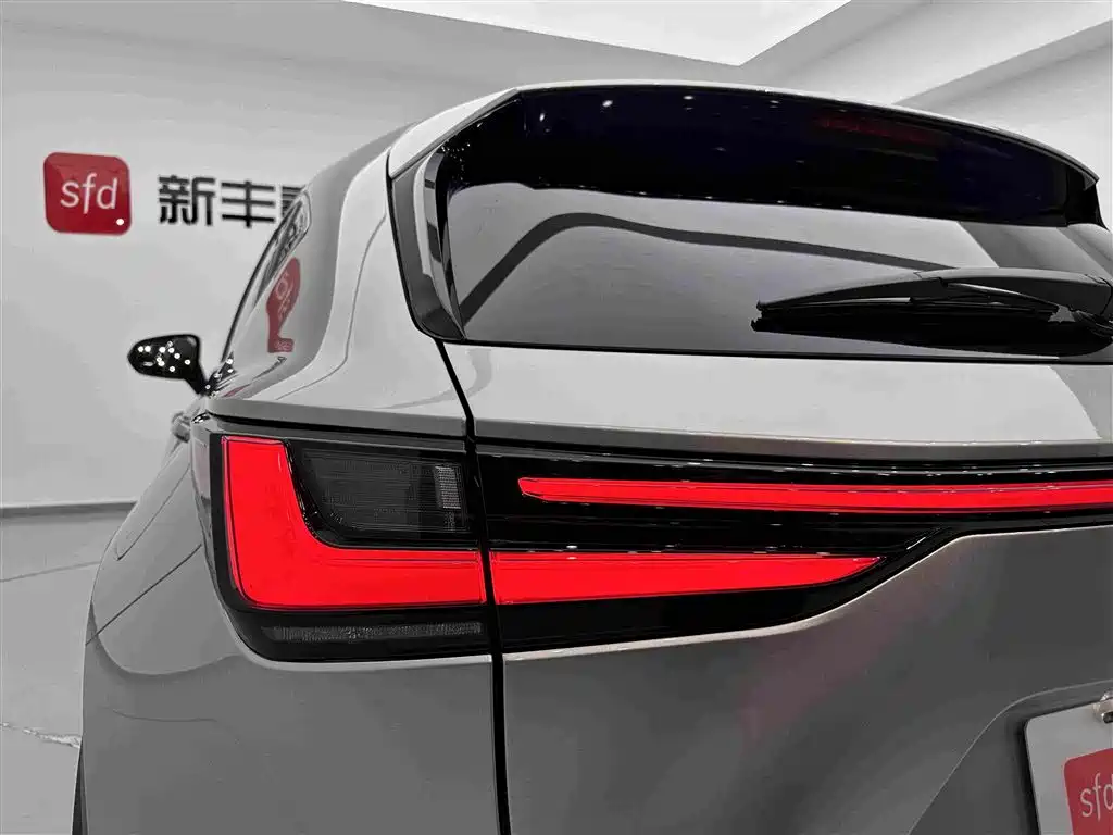 Lexus NX — миниатюра 30