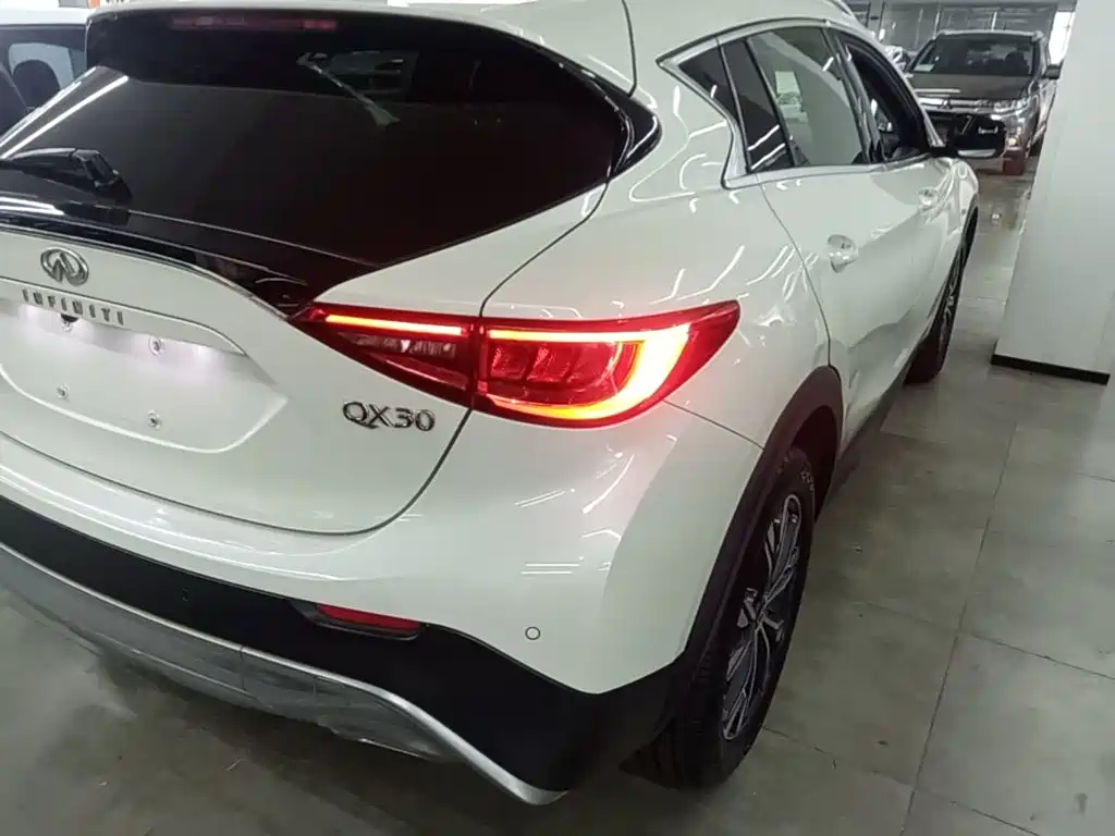 Infiniti QX30 — миниатюра 8