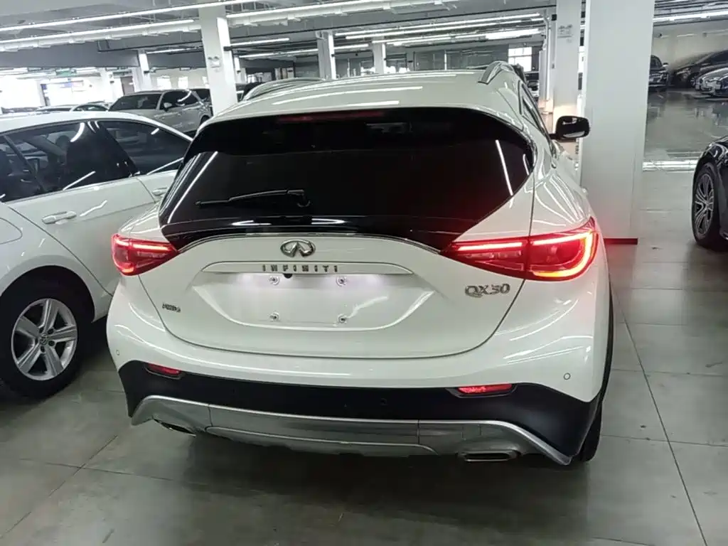Infiniti QX30 — миниатюра 6