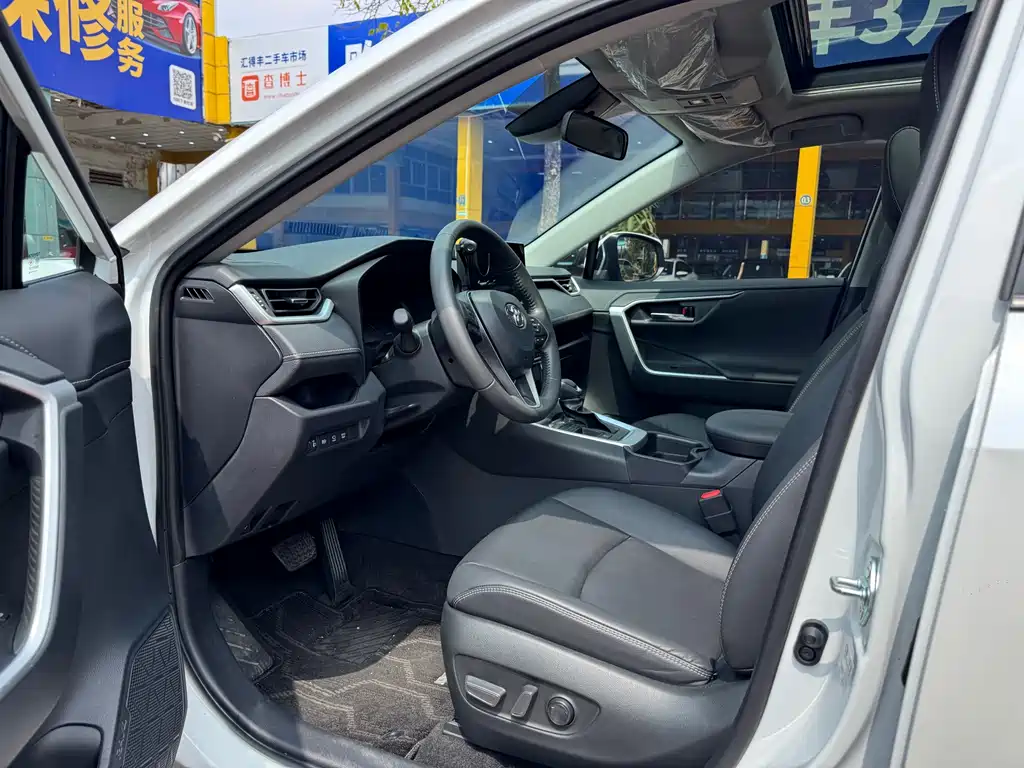 TOYOTA RAV4 RONGFANG