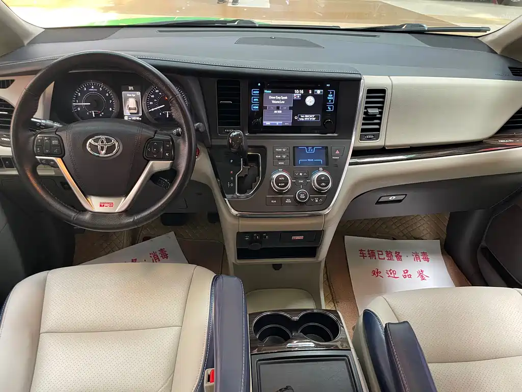 Toyota Sienna — миниатюра 10
