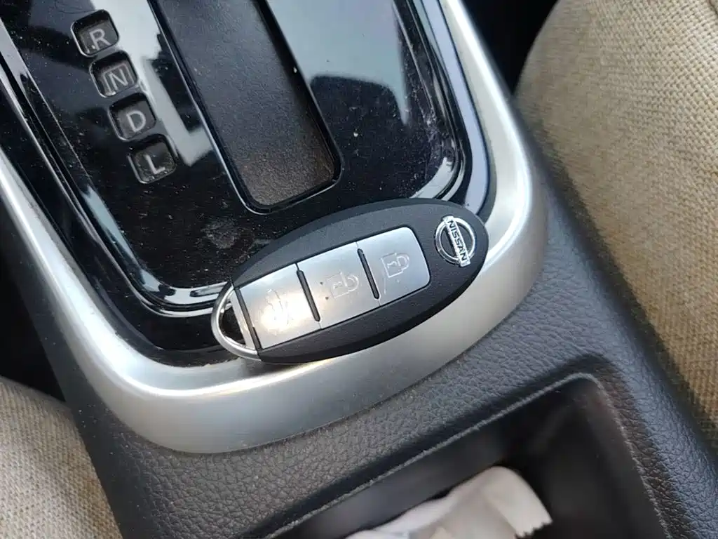 Nissan Tiida — миниатюра 9