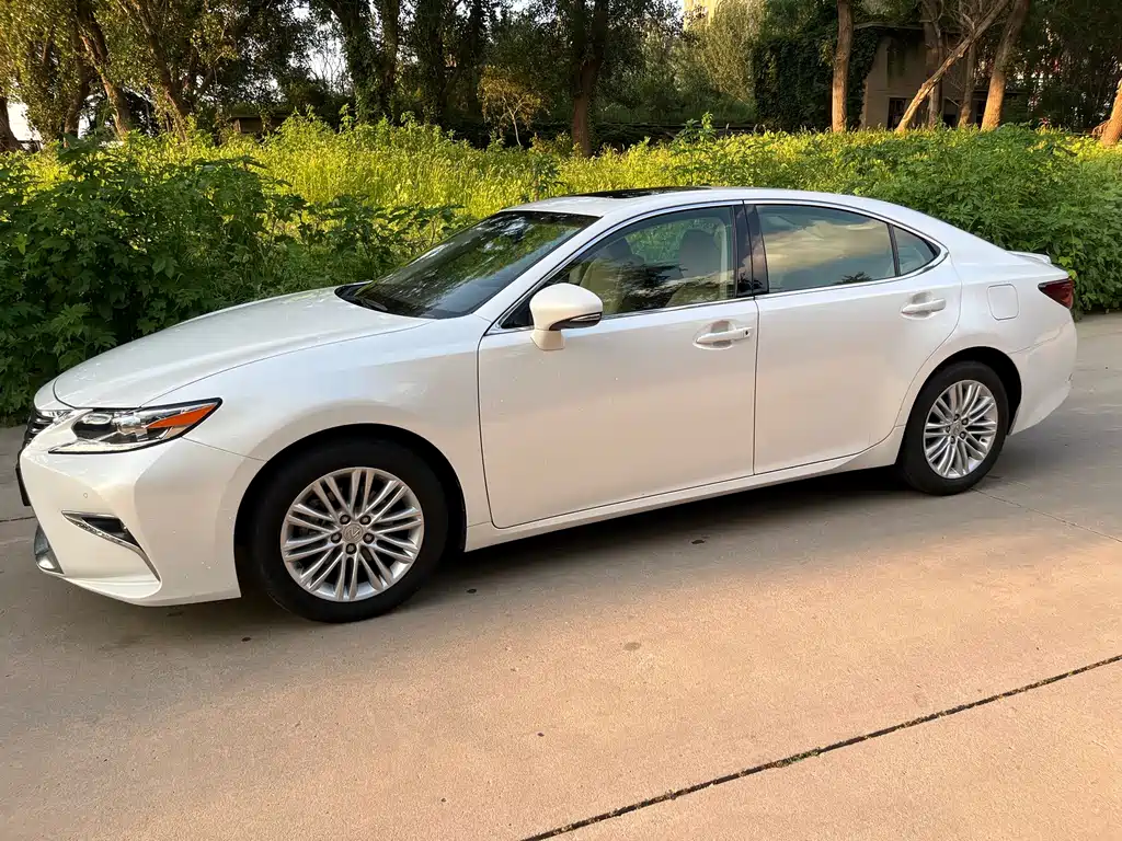 Lexus ES — миниатюра 4