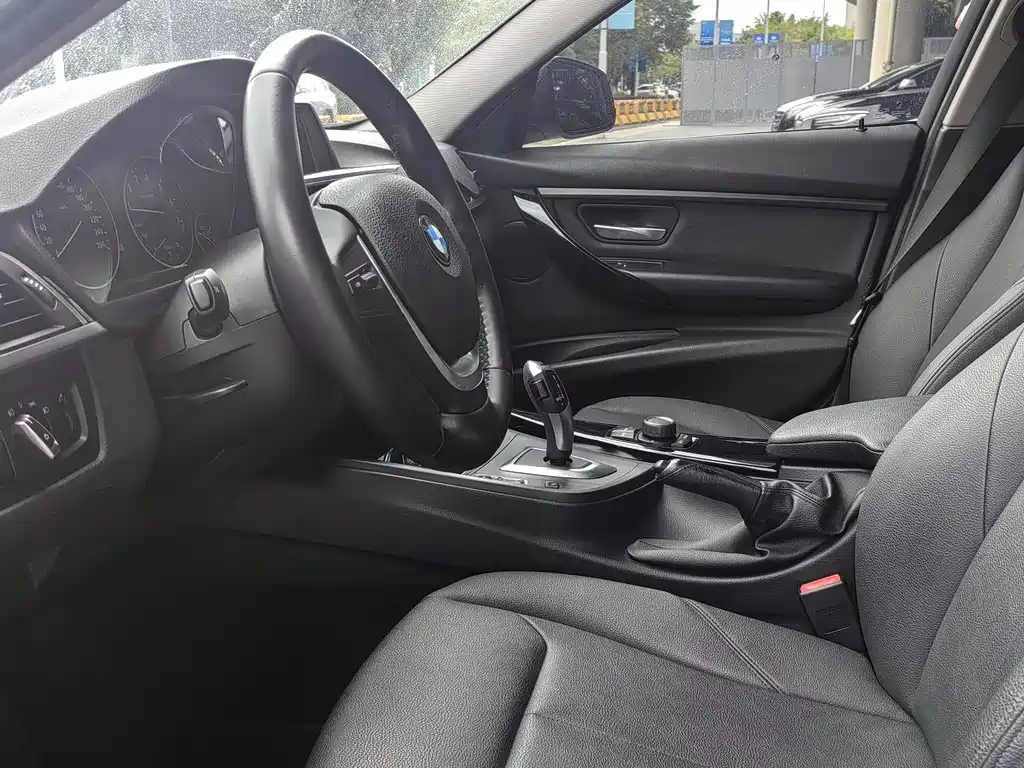 BMW 3 Series — миниатюра 12