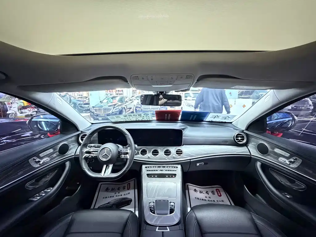 Mercedes-Benz E-Class — миниатюра 8