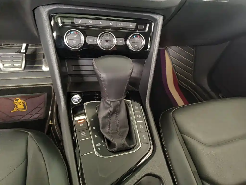 Volkswagen Tiguan L — миниатюра 14