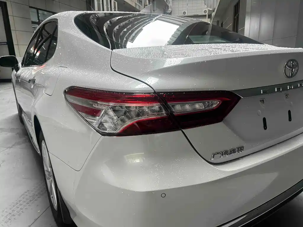 Toyota Camry — миниатюра 6