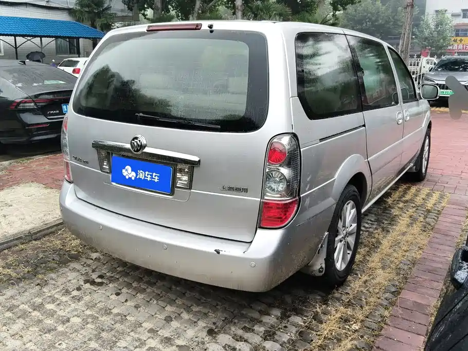 Buick GL8 — миниатюра 3