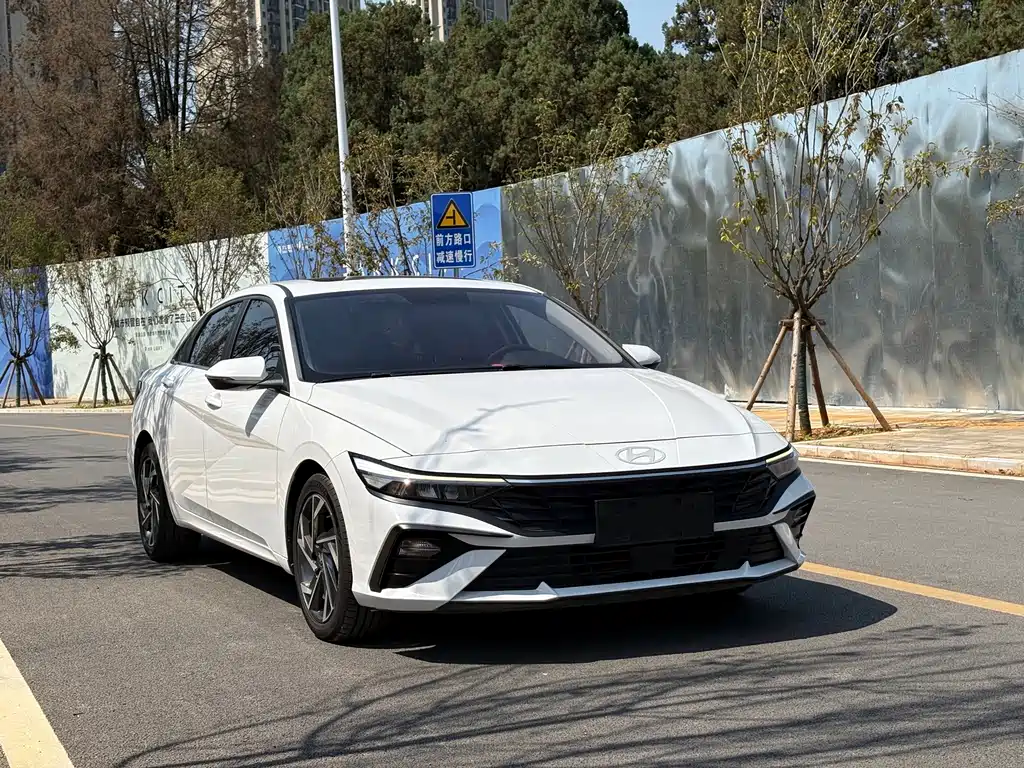 Hyundai Elantra — миниатюра 3