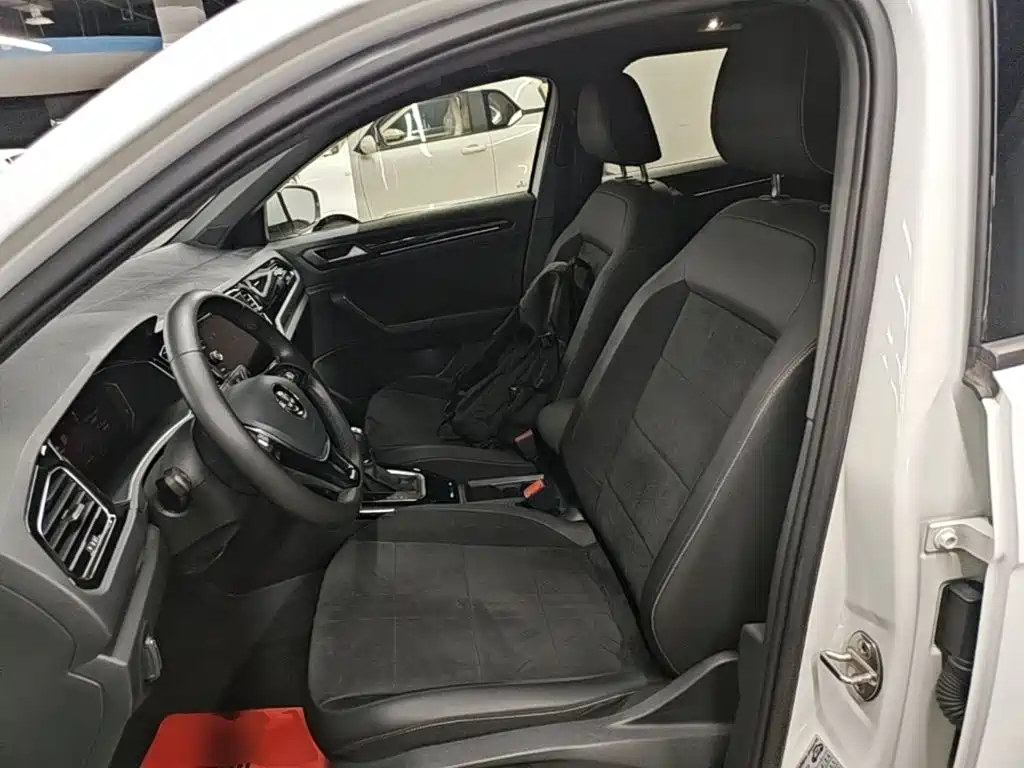 Volkswagen T-Roc — миниатюра 15