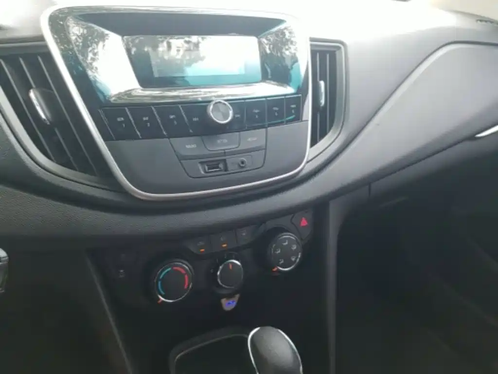 Chevrolet Cavalier — миниатюра 13