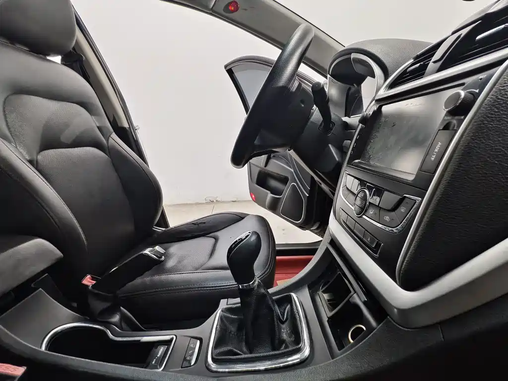 Geely Emgrand — миниатюра 15