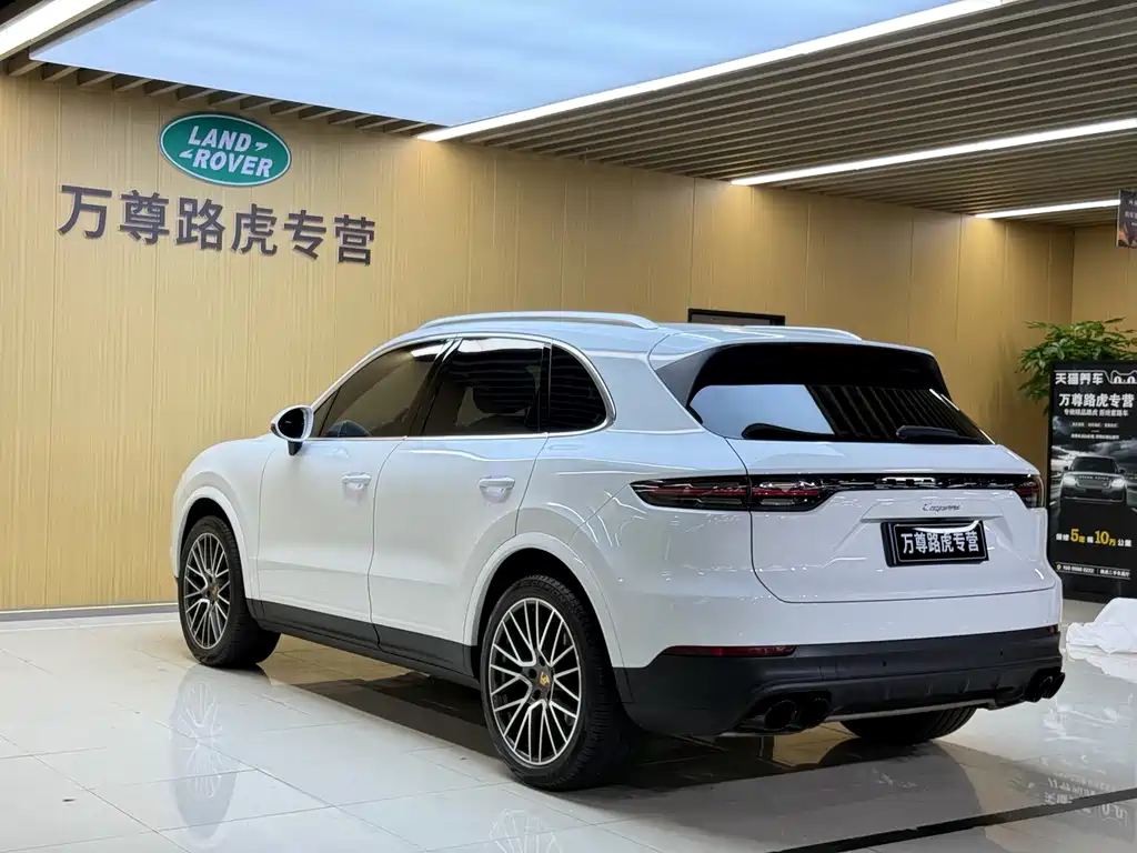 Porsche Cayenne — миниатюра 17