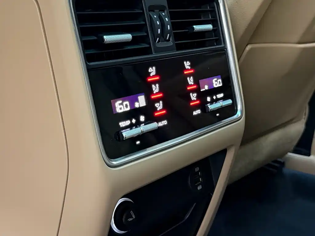 Porsche Cayenne — миниатюра 9