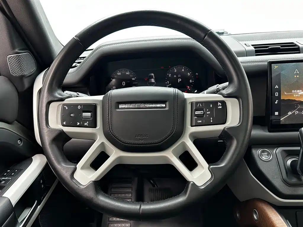 Land Rover Defender — миниатюра 37