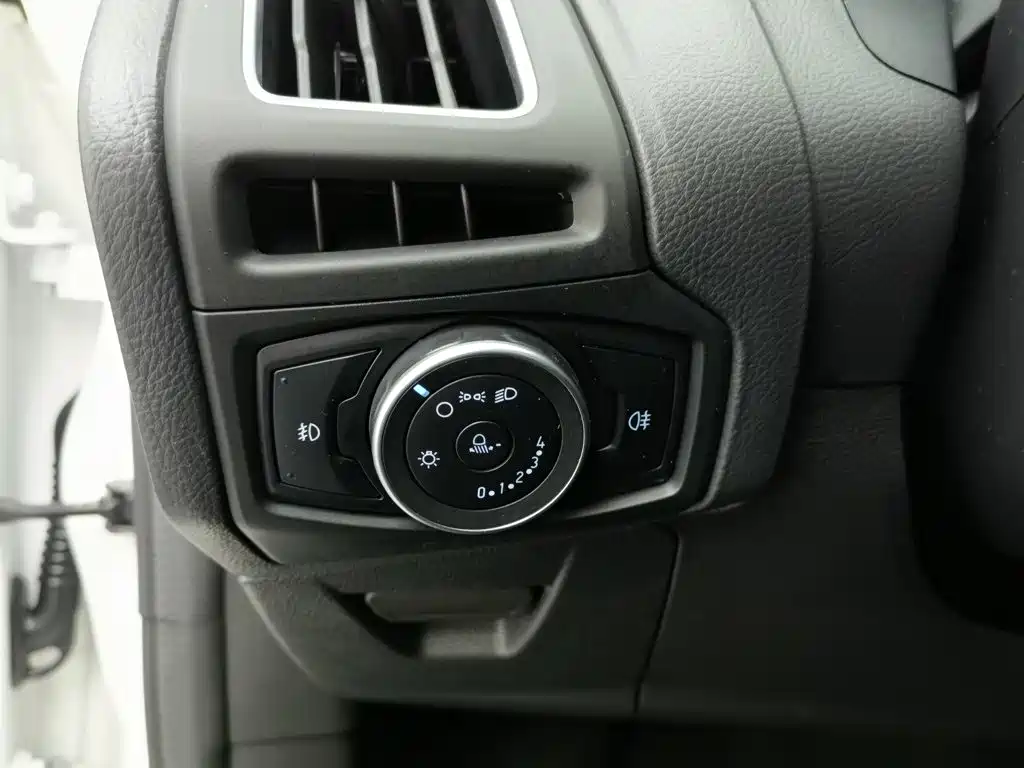 Ford Focus — миниатюра 21