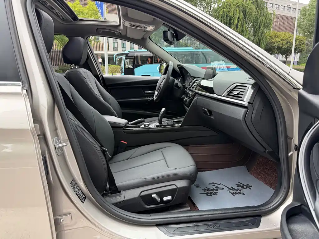 BMW 3 Series — миниатюра 5