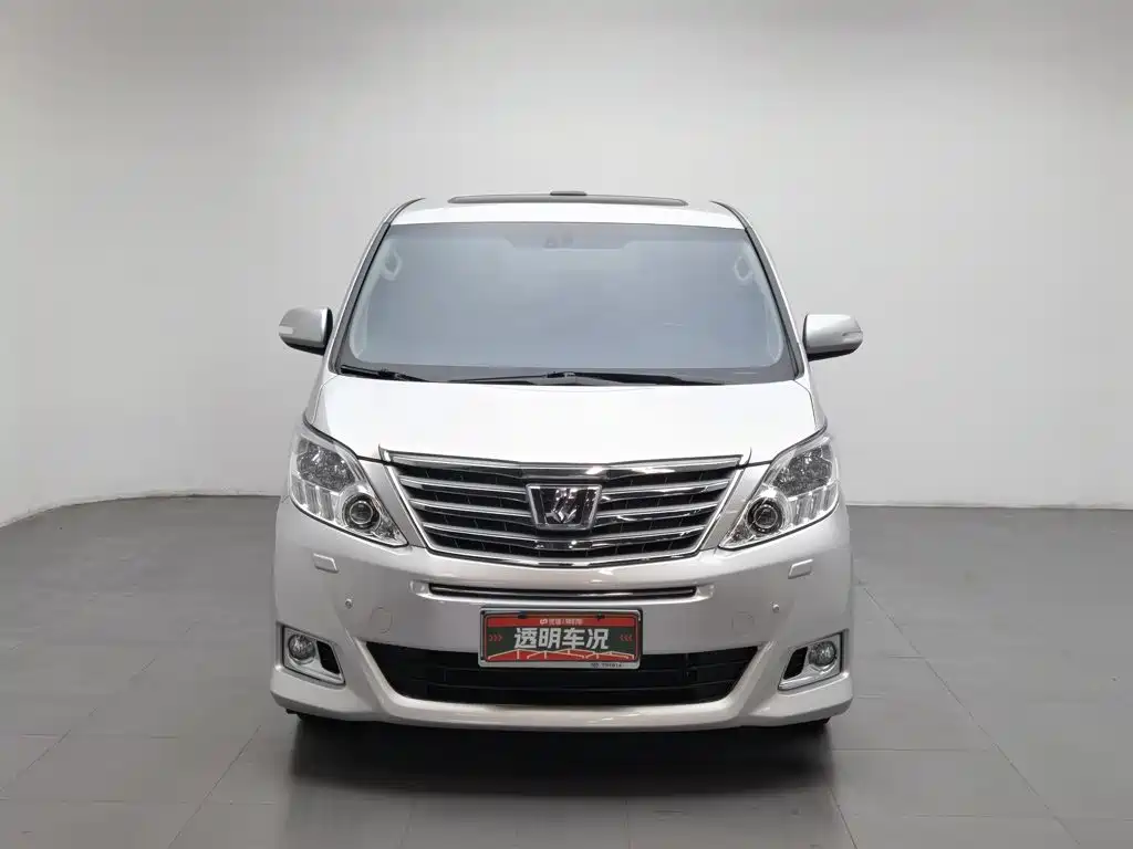 Toyota Alphard — миниатюра 3