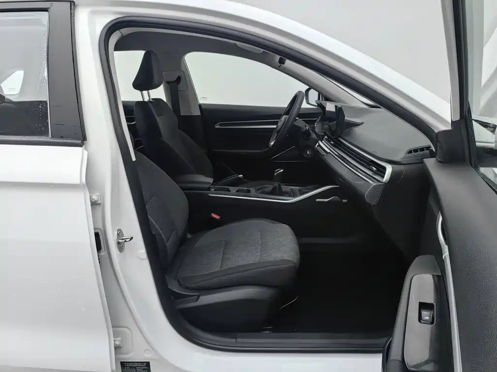 Geely Emgrand — миниатюра 23
