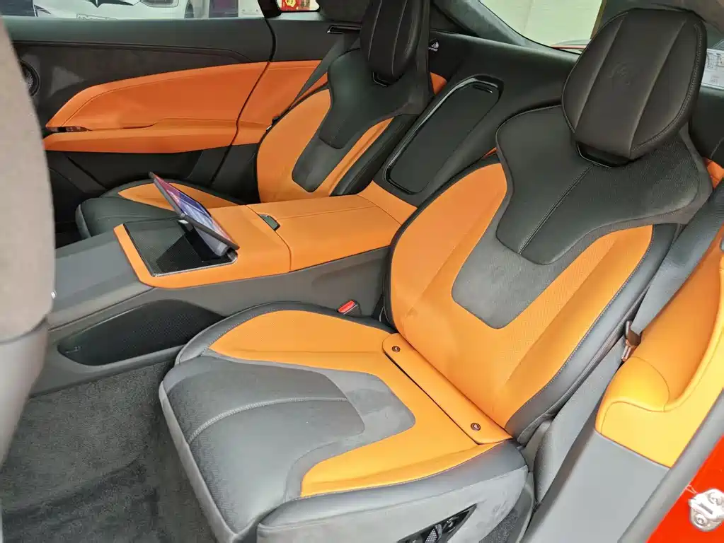 LOTUS SPORTS CAR EMEYA FLOWERS