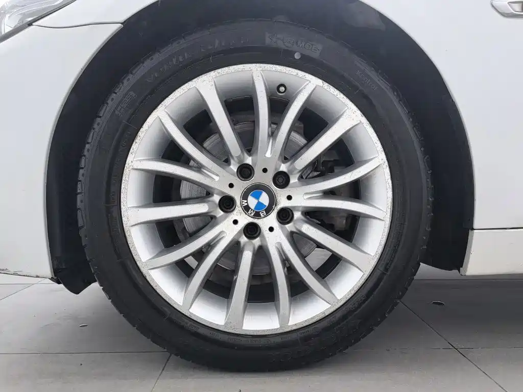 BMW 5 Series — миниатюра 17