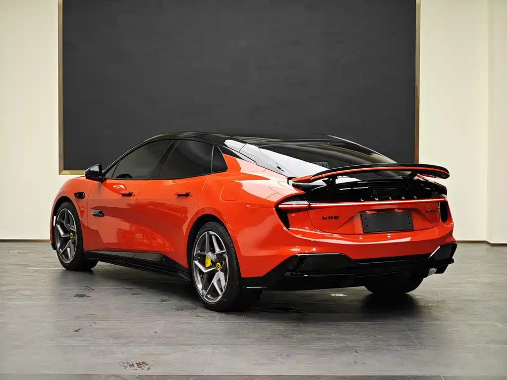 LOTUS SPORTS CAR EMEYA FLOWERS