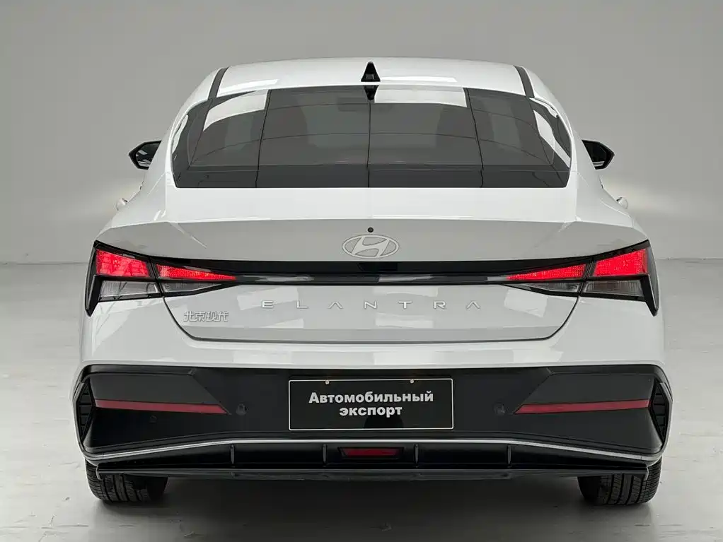 Hyundai Elantra — миниатюра 12