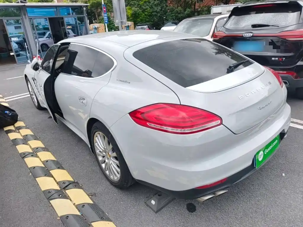 Porsche Panamera — миниатюра 5