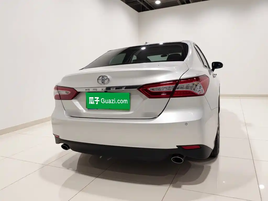 Toyota Camry — миниатюра 5