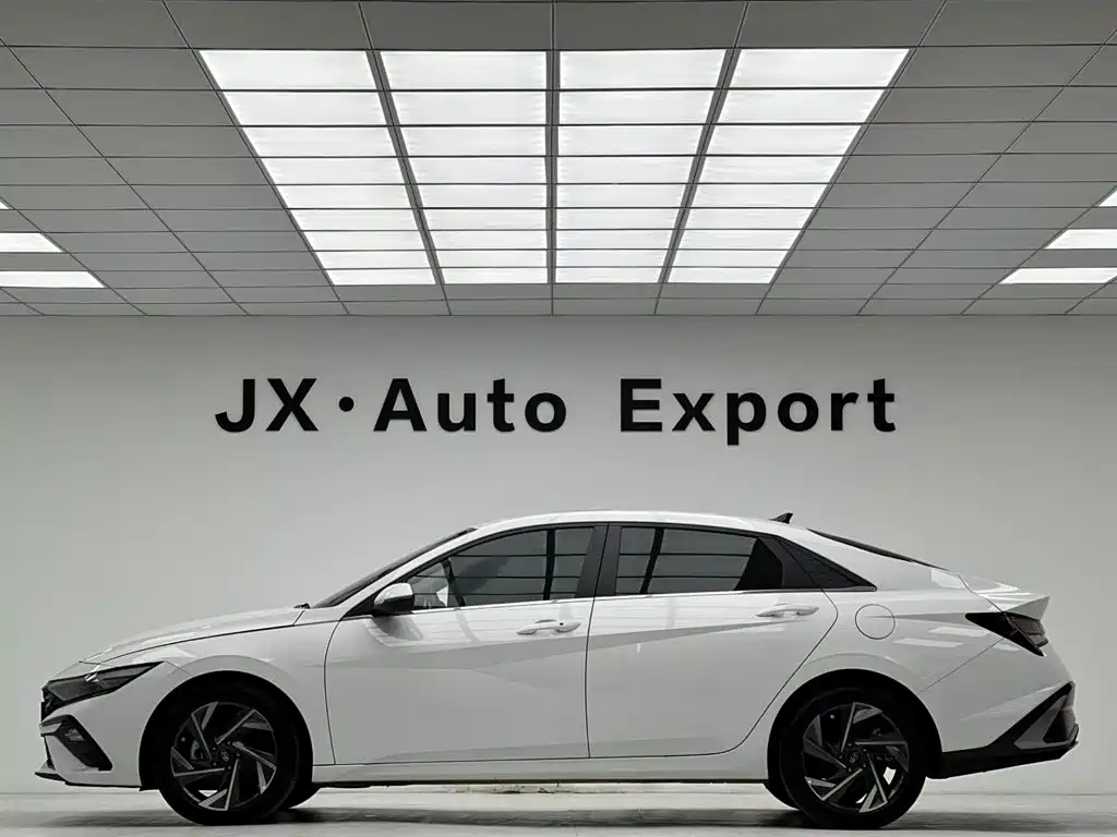 Hyundai Elantra — миниатюра 9