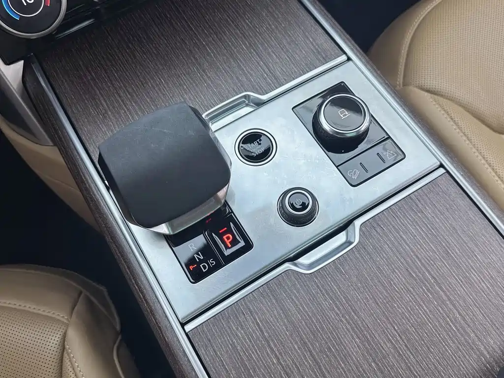Land Rover Range Rover — миниатюра 6