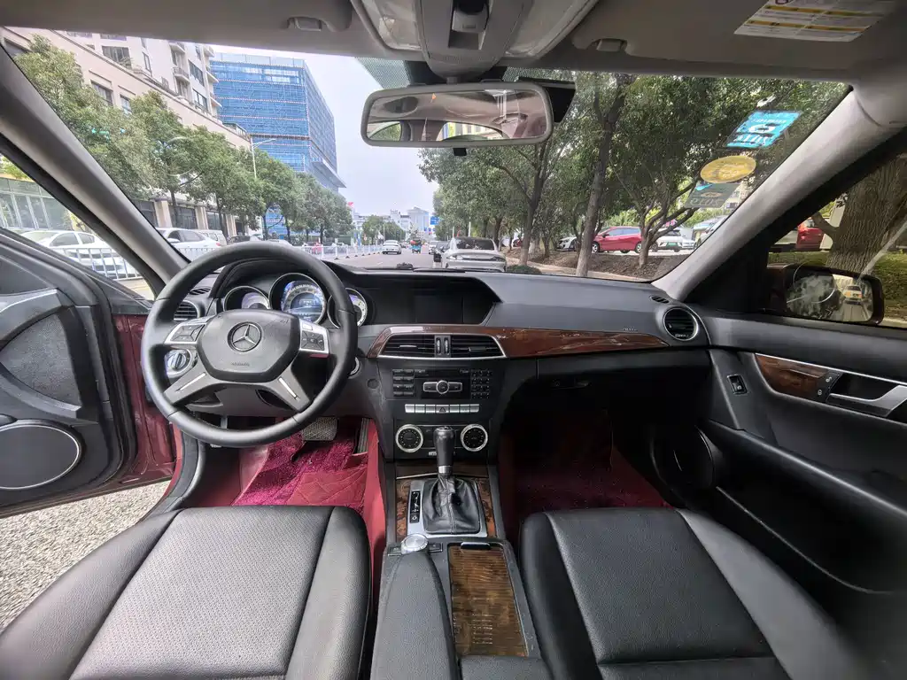 Mercedes-Benz C-Class — миниатюра 9